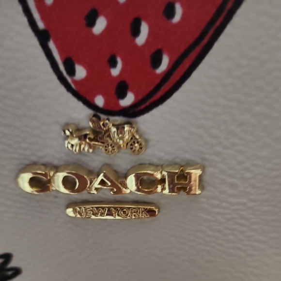 Fashion to Figure White Mini Bag with Strawberry Design - Picture 5 of 11